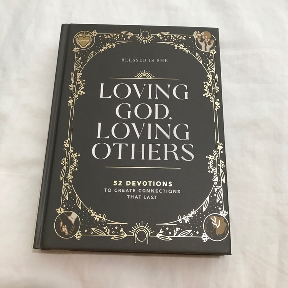 📚3/$35 Blessed Is She Loving God, Loving Others Hardcover Devotional Book - Picture 1 of 10